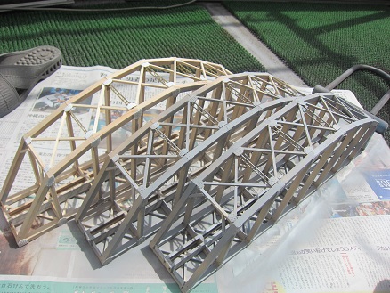 �O�A�g���X�S��