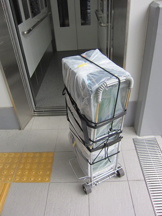 �O�A�g���X�S��