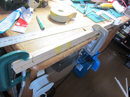 �O�A�g���X�S��